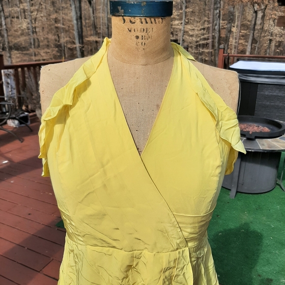 BCBGMaxAzria Yellow Silk Halter Top L - Picture 2 of 9